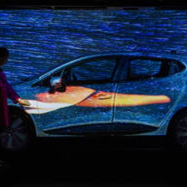 Renault｜ルノーの新デザインをプロジェクションマッピングで表現