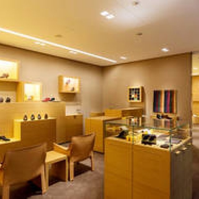 JOHN LOBB｜新生「ジョンロブ丸の内店」が国際ビル1階に誕生