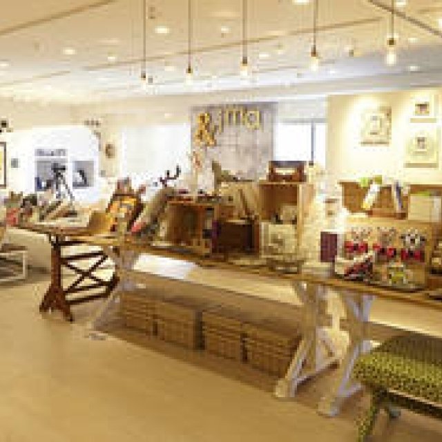 “写真を愉しむ家”「&ima（アンドイマ）」オープン ギャラリー