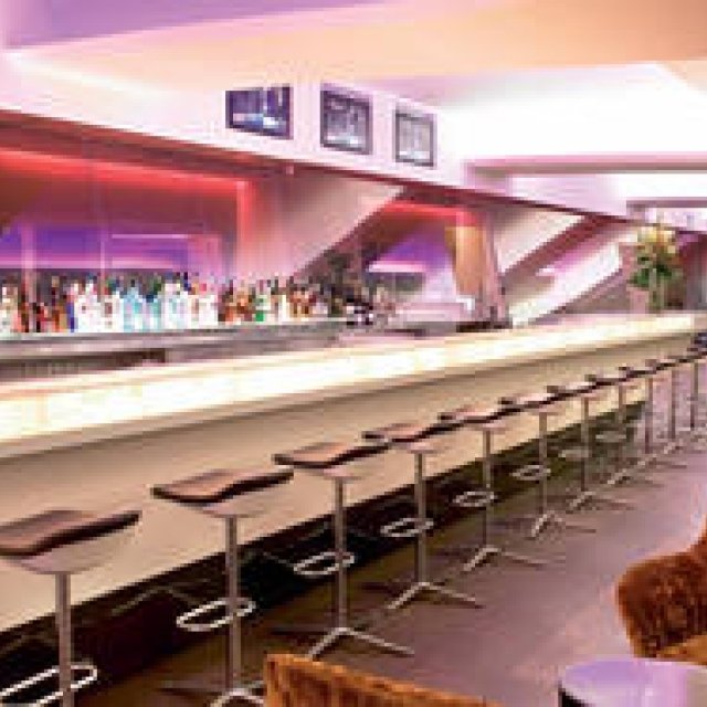 TRAVEL｜スタイリッシュなヴァージン アトランティックのラウンジ ギャラリー