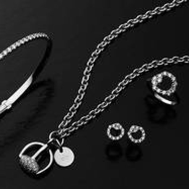 グッチの歴史をかたどった、「ホースビットコレクション」｜GUCCI ギャラリー