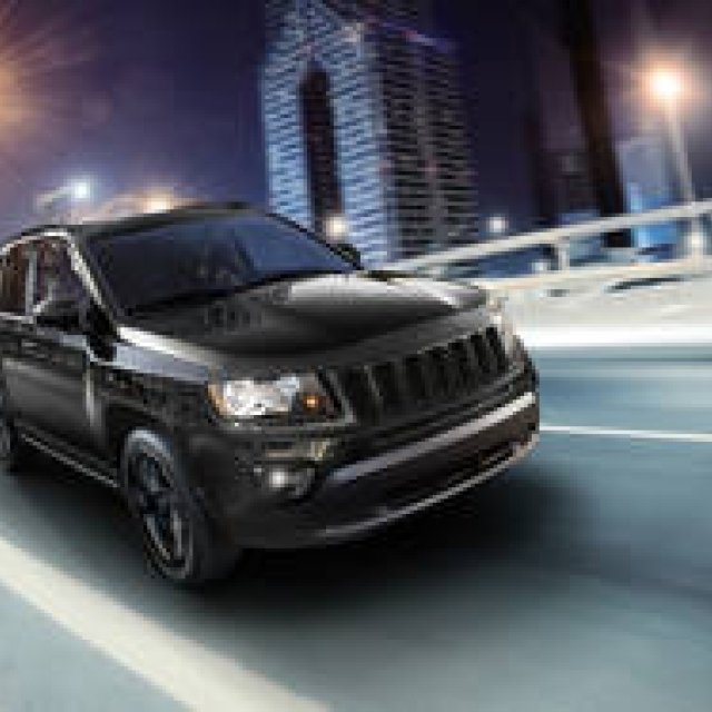 ジープ コンパスに多彩な装備の限定モデル「ブラックホーク」｜Jeep ギャラリー ギャラリー