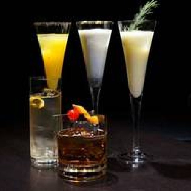 EAT｜メルセデス・ベンツ ファッションウィークに合わせコラボカクテルを展開 ギャラリー