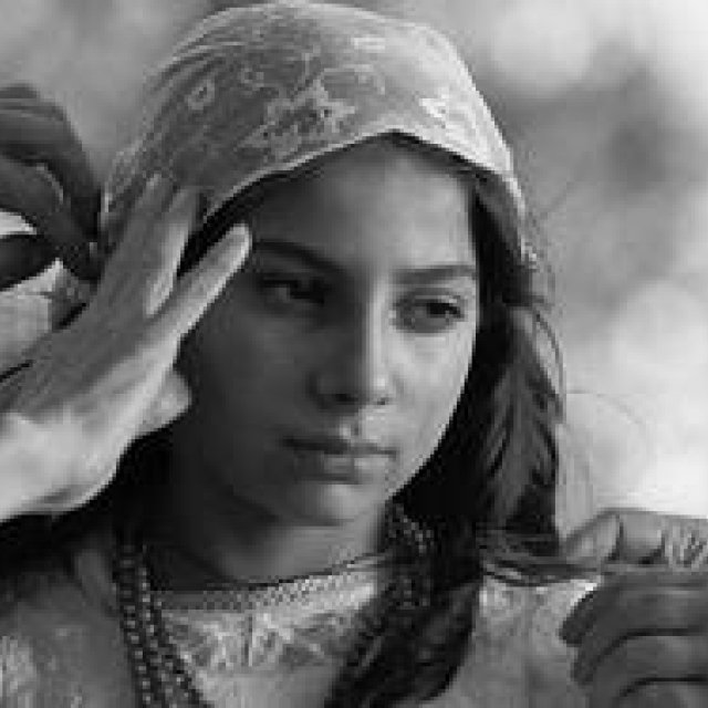 MOVIE｜美しいモノクロームの世界で描かれるジプシー初の女性詩人の生涯『パプーシャの黒い瞳』 ギャラリー