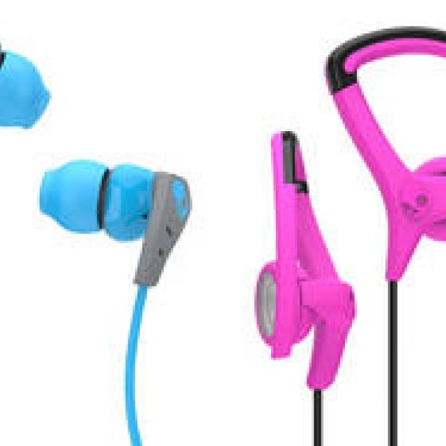 「動けば動くほど耳から落ちにくい」スポーツ対応イヤホン初登場｜Skullcandy ギャラリー