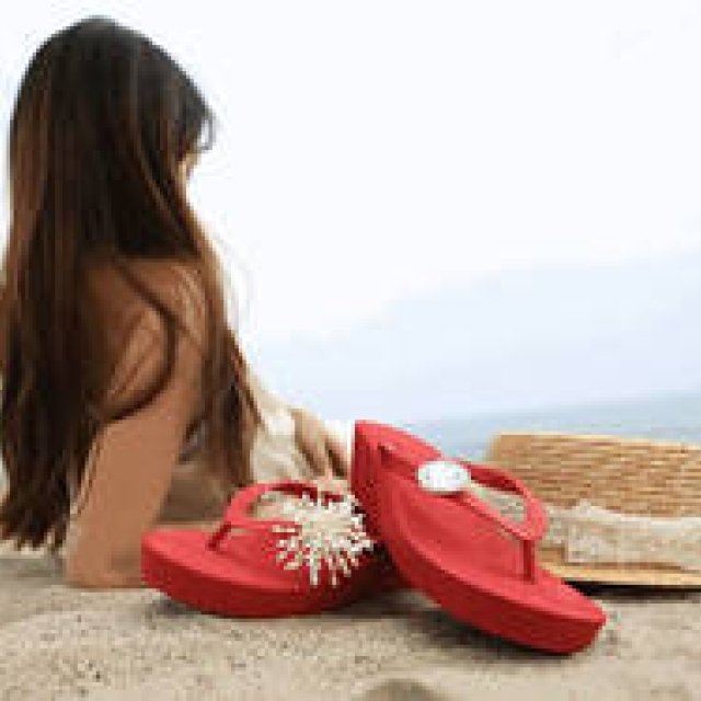 米・LA生まれ、ハワイ育ちの新感覚ビーチサンダル「POPITS」日本初上陸｜POPITS ギャラリー