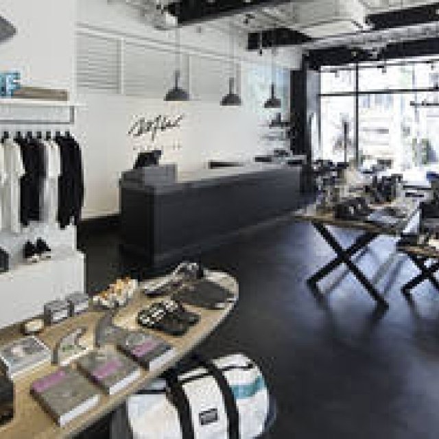 「WTW SURFCLUB」が東京・神宮前にオープン｜WTW ギャラリー