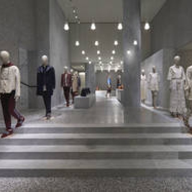 ローマに「ヴァレンティノブティック」旗艦店がオープン｜VALENTINO ギャラリー