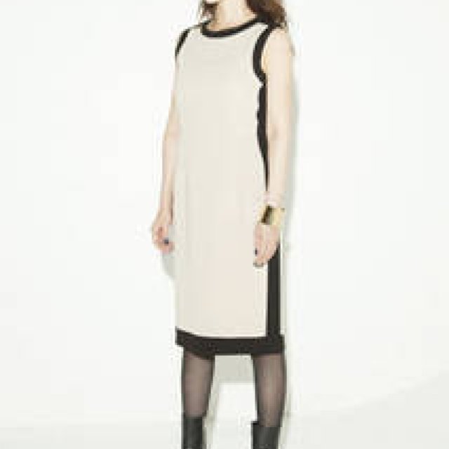 YOUがディレクションするウィメンズ・フォーマルブランド「ピールスローリー」｜PEELSLOWLY ギャラリー