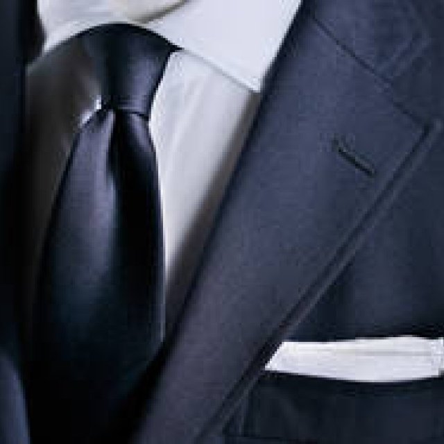 “ハレの日” の装いにフェアファクスが提案するネイビーのシルクタイ｜FAIRFAX ギャラリー