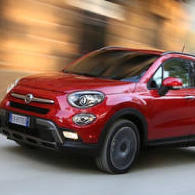 フィアット500のSUV「500X」の日本導入を予告｜Fiat ギャラリー