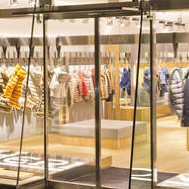 「ヘルノ」の国内初となるメンズのショップが大阪にオープン｜HERNO ギャラリー