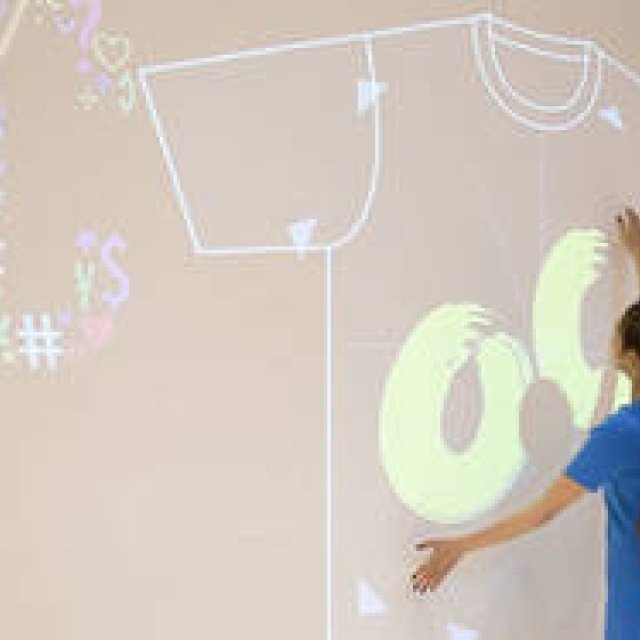 オープニングセレモニー 大阪店の「Sketch Wall」で新体験を｜OPENING CEREMONY ギャラリー