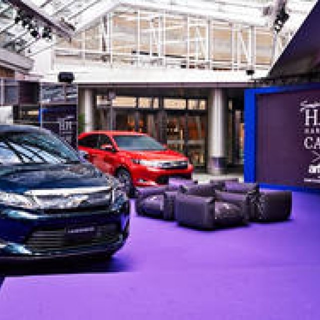 「紫」でつながる創作への想い｜Toyota Harrier ギャラリー