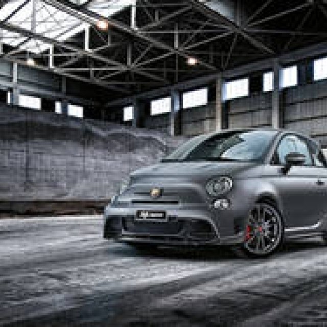 史上最強のアバルト、695 ビポストが登場｜Abarth ギャラリー
