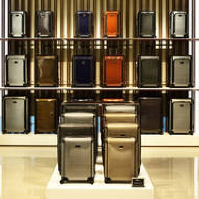 国内最大の直営店「トゥミ表参道店」リニューアルオープン｜TUMI ギャラリー