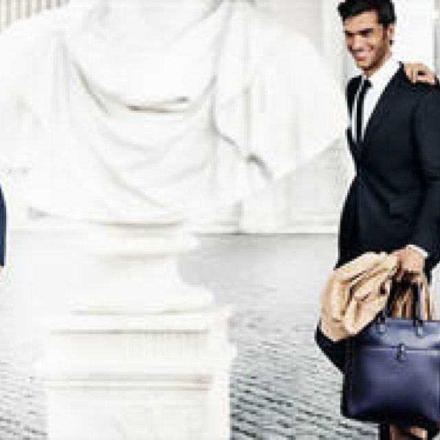 マリオ・テスティーノが描き出す「フルラ」秋冬コレクションの世界｜FURLA ギャラリー