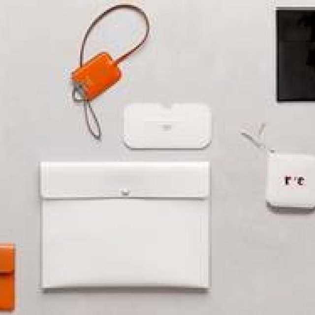 すべてイタリア製のレザーグッズコレクション発表｜Acne Studios ギャラリー