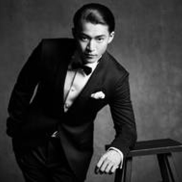 アルマーニの最新コレクションをまとった“ビジョナリーズ”|DAIKANYAMA T-SITE ギャラリー