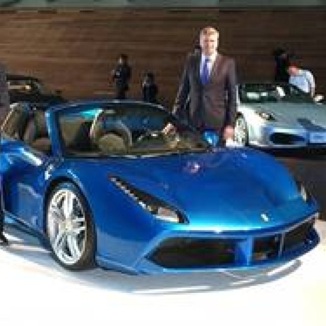 488 スパイダー、早くもジャパンプレミア｜Ferrari ギャラリー