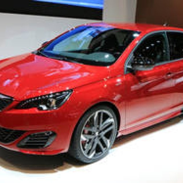 過激なホットハッチ「308GTi」をジャパンプレミア｜Peugeot