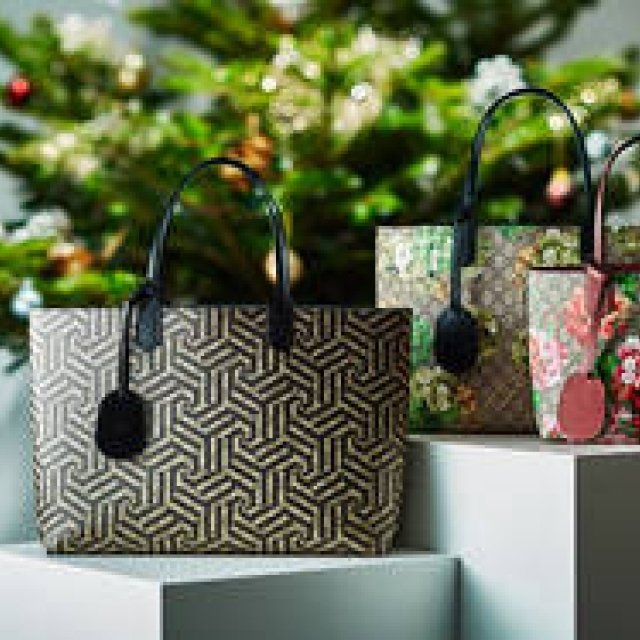 新生グッチのバッグで彩るクリスマス｜GUCCI ギャラリー