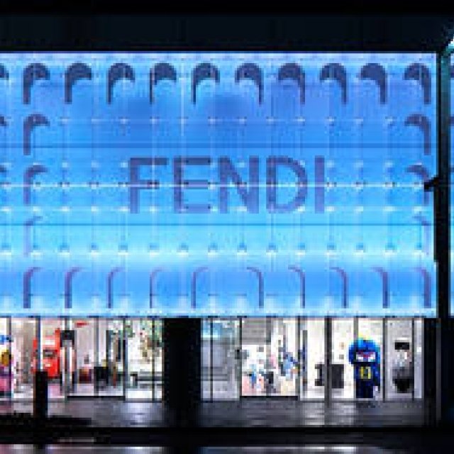 フェンディ、巨大ポップアップストアが銀座にオープン｜FENDI ギャラリー