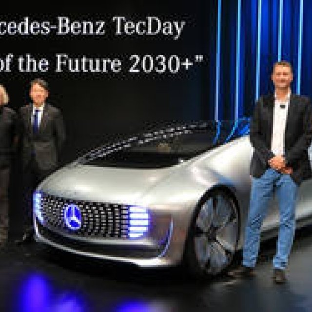 東京モーターショーに集結した、キーパーソンにインタビュー特別編｜Mercedes-Benz ギャラリー