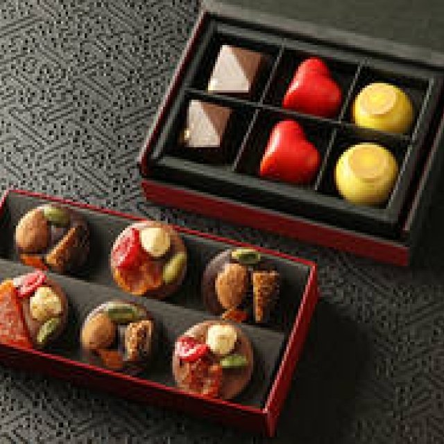 EAT｜ジョエル・ロブションが贈る大人のためのバレンタインショコラ登場 ギャラリー