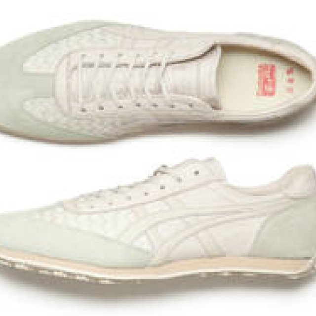 都会の街並みに溶け込むスポーティモード｜Onitsuka Tiger ギャラリー（2）