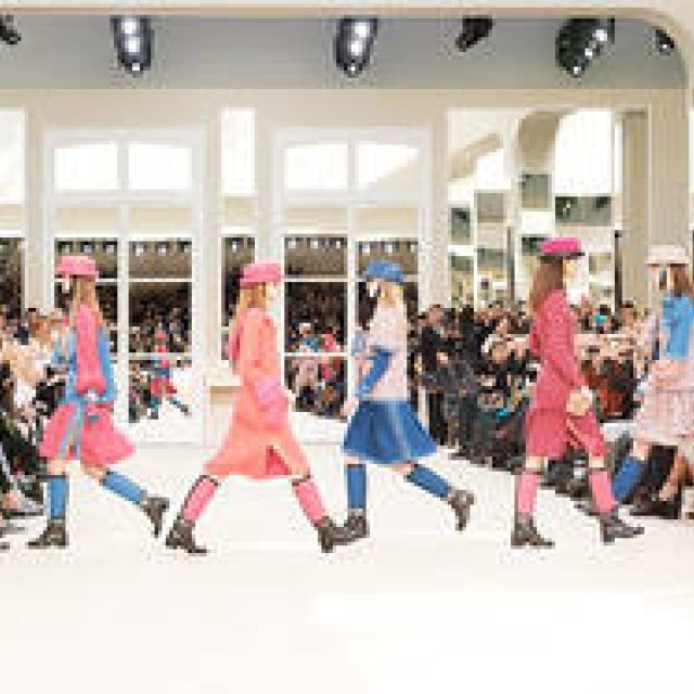 シャネル 2016-17年 秋冬 ウィメンズ プレタポルテコレクション（1）｜CHANEL