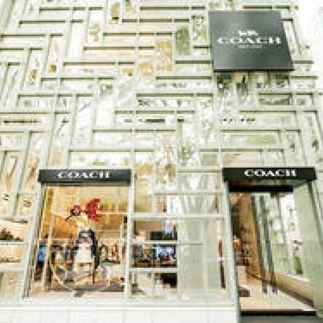  「コーチ表参道」 がリニューアルオープン、限定サドルも登場｜COACH ギャラリー