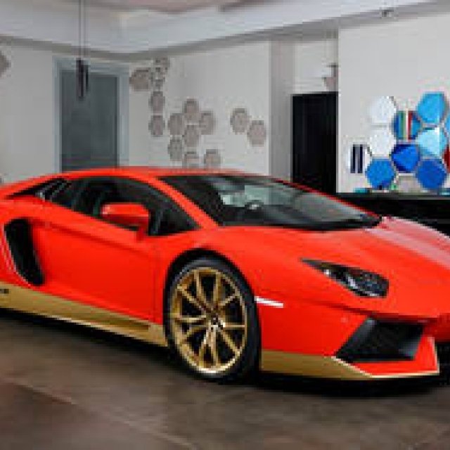 ミウラをオマージュしたアヴェンタドールの特別仕様｜Lamborghini ギャラリー