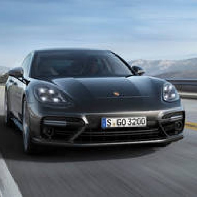 進化したパナメーラの第2世代モデルが登場｜Porsche ギャラリー