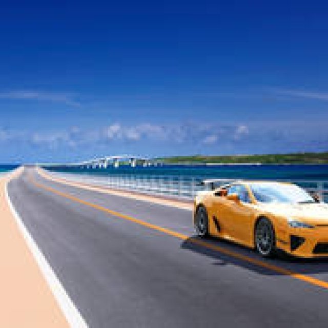 都会の喧騒から離れた宮古島で学ぶプロのドライビングテクニック｜LEXUS ギャラリー