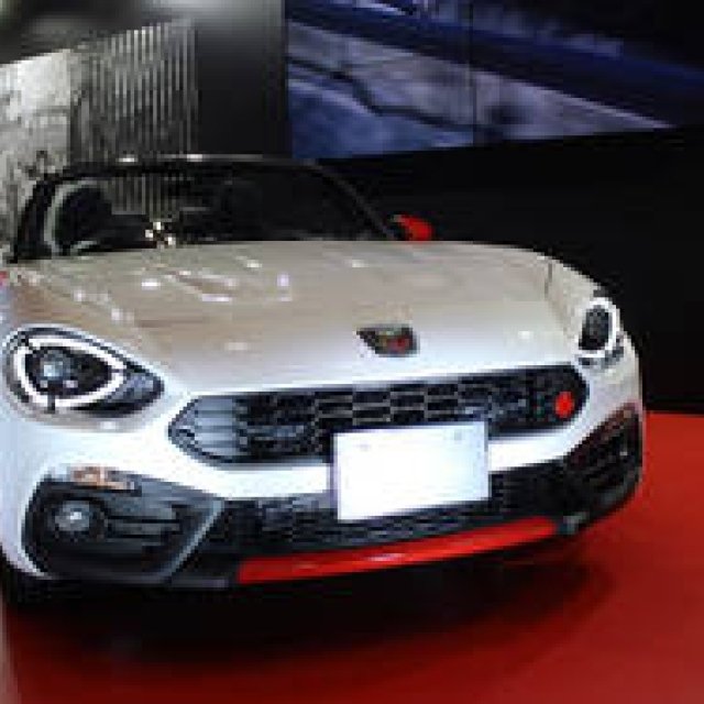 日本とイタリアがタッグを組んだ「アバルト124スパイダー」ついに登場｜Abarth ギャラリー