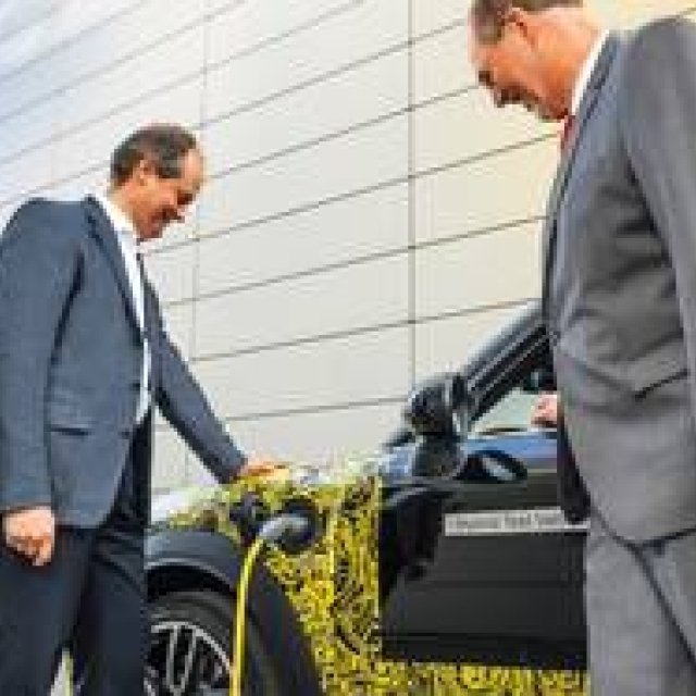 MINIのプラグイン ハイブリッドモデル開発を公表｜MINI ギャラリー