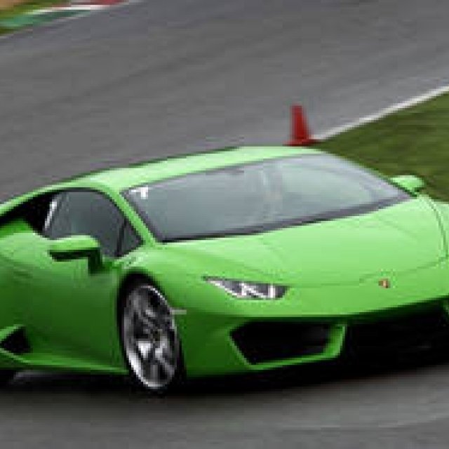 2WDのウラカン「LP580-2」を鈴鹿サーキットで試す｜Lamborghini ギャラリー