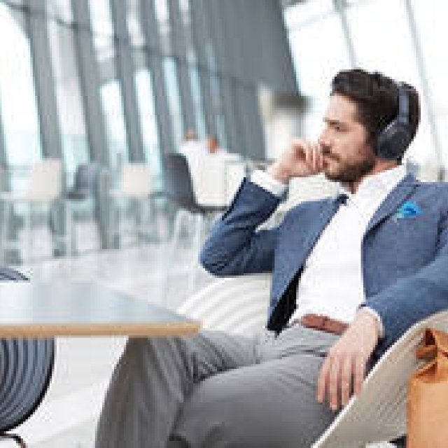 業界最高クラスのノイズキャンセリング性能を持つヘッドホン｜Sony ギャラリー