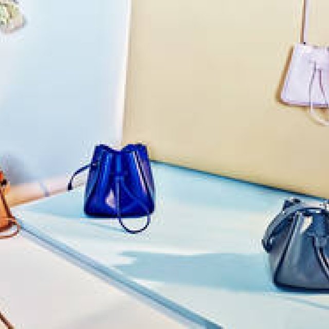 ブランドのニューアイコン「ミニバケットドローストリング」登場｜3.1 PHILLIP LIM ギャラリー