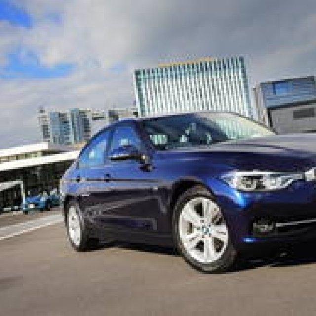1・5リッター3気筒を搭載する新型BMW 318iに試乗｜BMW ギャラリー