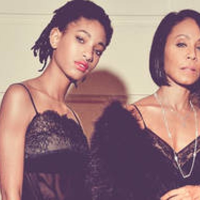 セレブスナップ｜シャネル 2017年秋冬メティエダールコレクション「コスモポライト」｜CHANEL