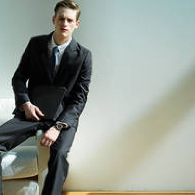 「ロンジン」のエレガントなウォッチコレクションを着崩す｜LONGINES ギャラリー