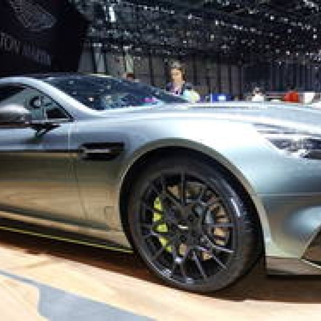 新ブランドAMRを発表し、2台のモデルを披露｜Aston Martin ギャラリー