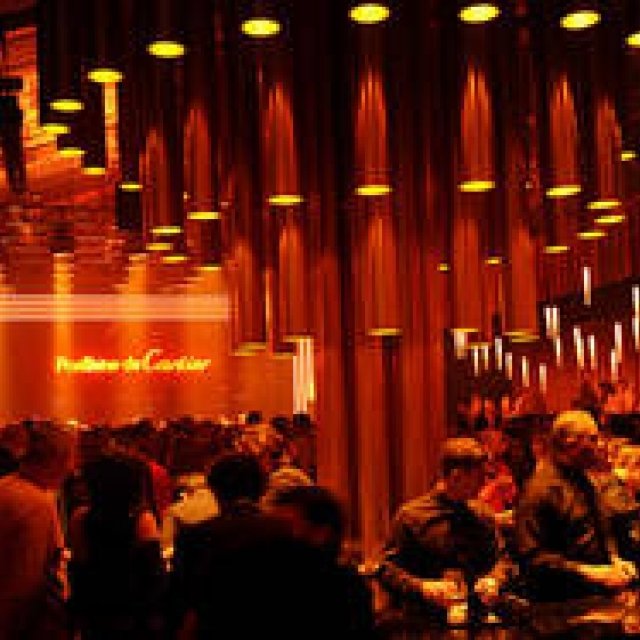 カルティエの伝説的なウォッチ復活を記念したパーティ｜CARTIER ギャラリー