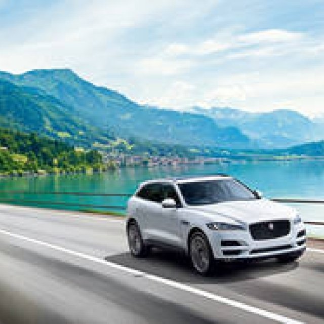 WCOTY受賞を記念したFペイスの特別仕様車｜Jaguar ギャラリー