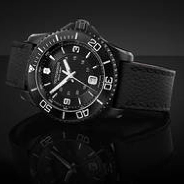 新作オールブラックウォッチ「マーベリック ブラック エディション」｜VICTORINOX SWISSARMY ギャラリー