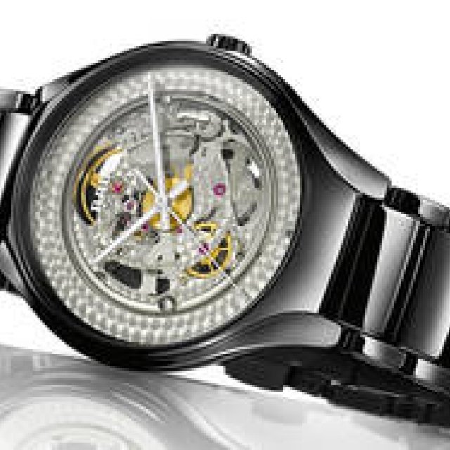 RADO｜影の中にひと筋の光を輝かせる、アヴァンギャルドな「Rado True Shadow」 ギャラリー