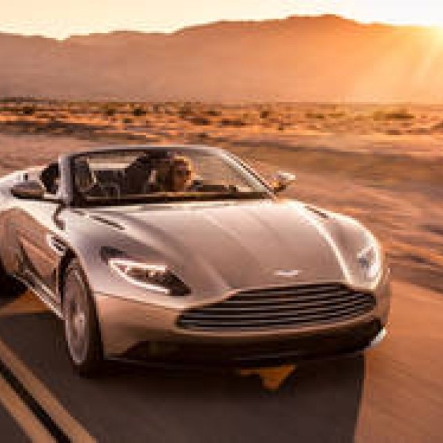 アストンマーティンDB11にコンバーチブル「ヴォランテ」を追加｜Aston Martin ギャラリー