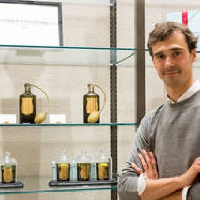 調香師への敬慕から生まれた新しいフレグランス｜TRUDON ギャラリー